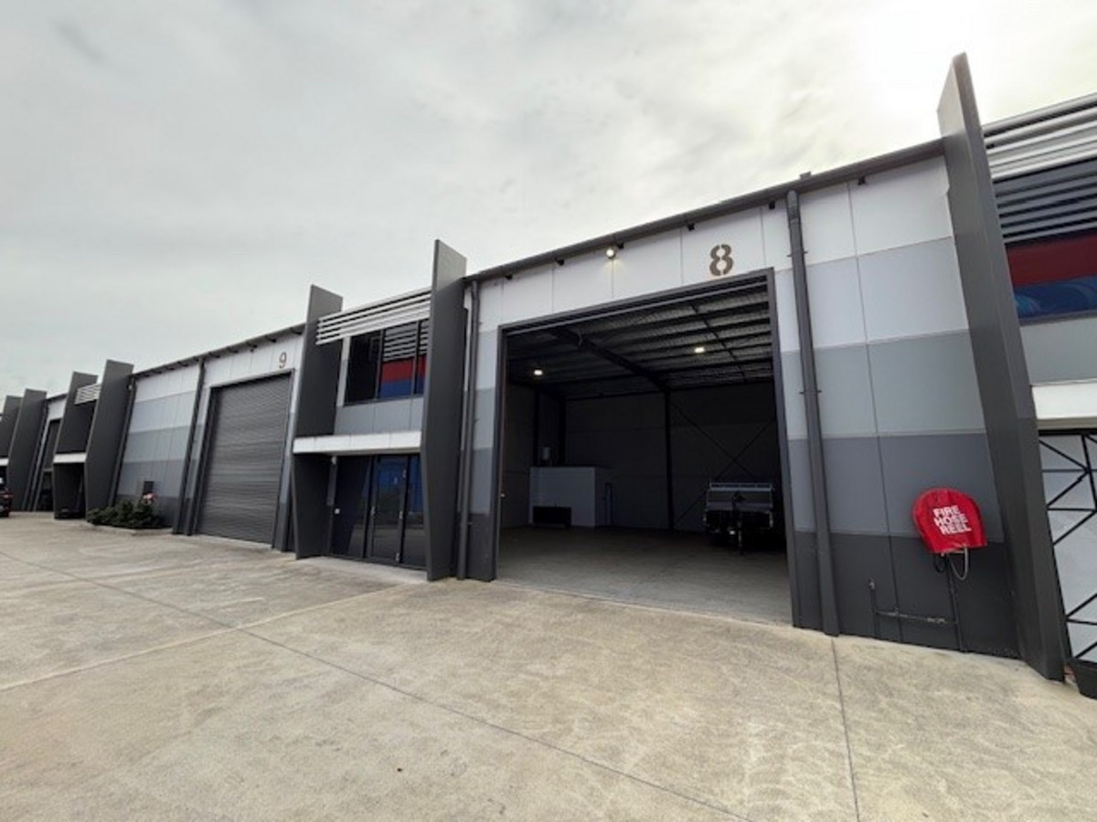 R2 4491002 Mayfield West 2025 06 16 151900 | Commercial Collective