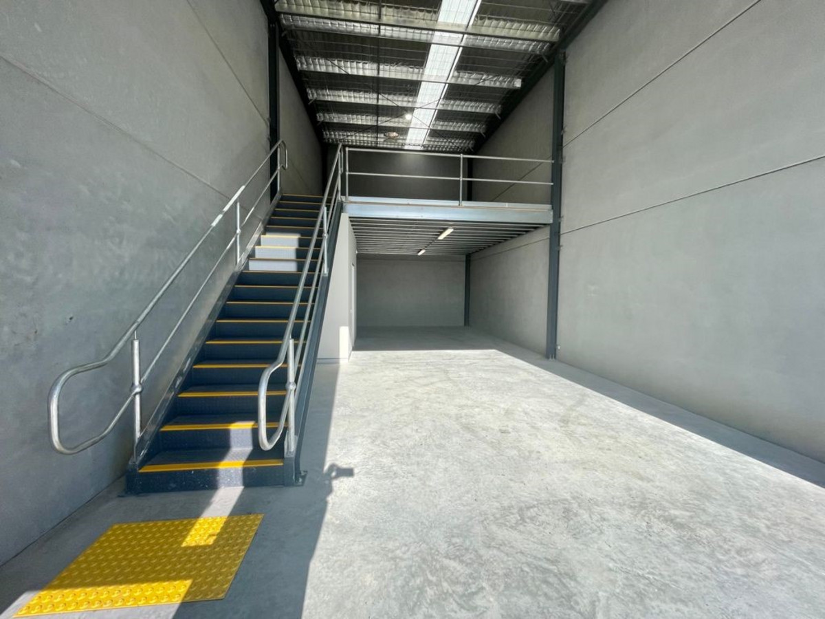 R2 3761988 Mayfield West 2025 08 18 123304 | Commercial Collective