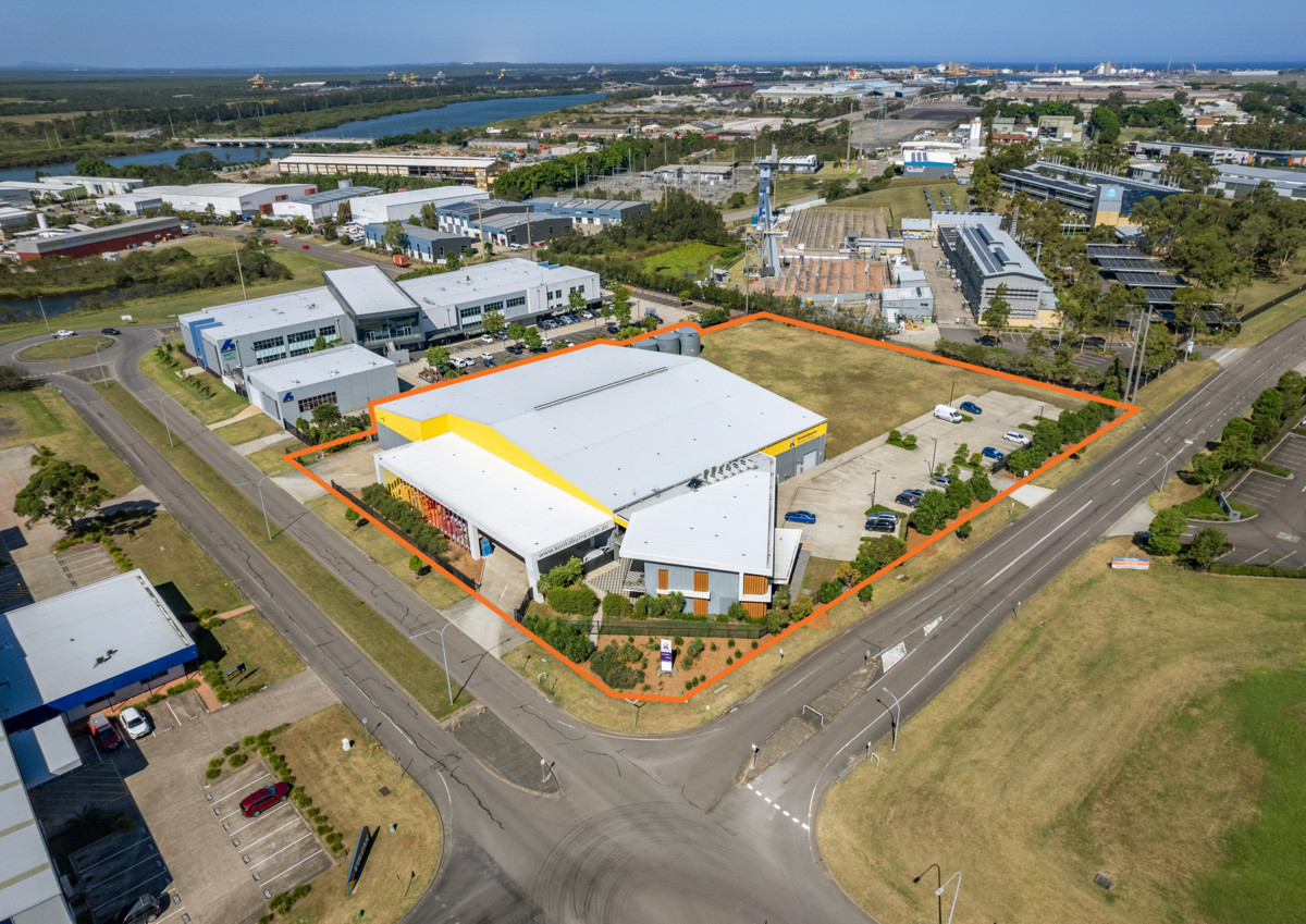 R2 4551062 Mayfield West 2025 09 01 135147 | Commercial Collective