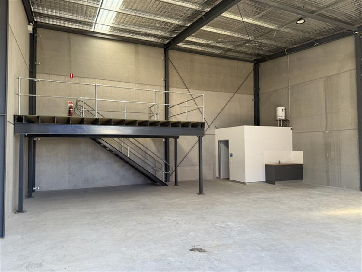 R2 4684346 Mayfield West 2025 09 11 083927 | Commercial Collective