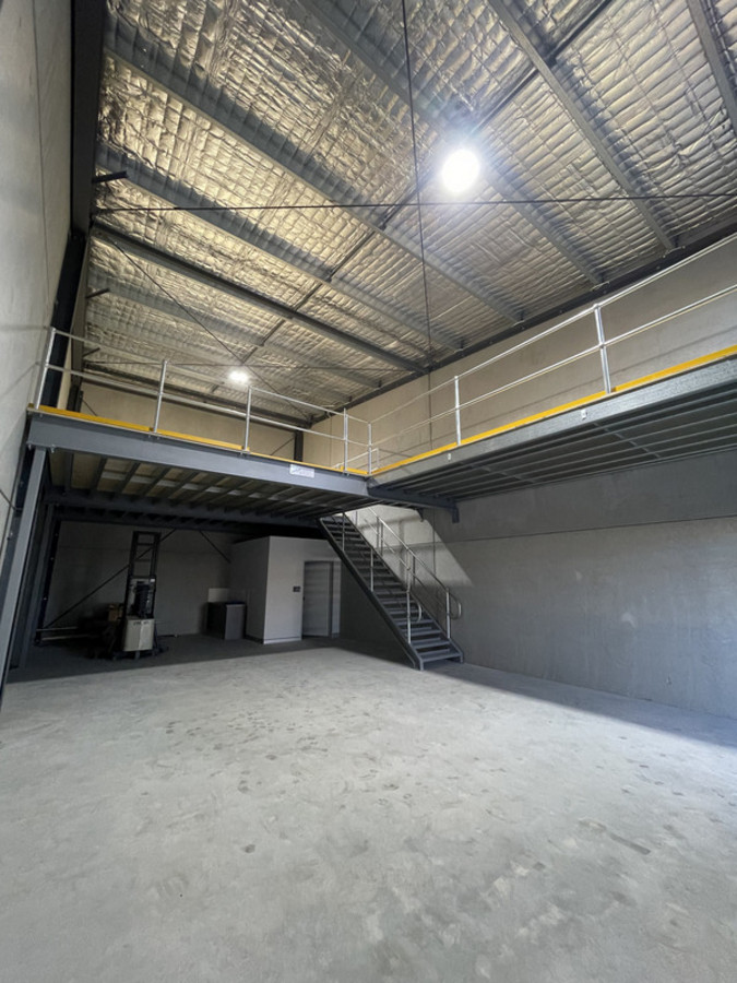 R2 4828578 Mayfield West 2025 12 17 100730 | Commercial Collective