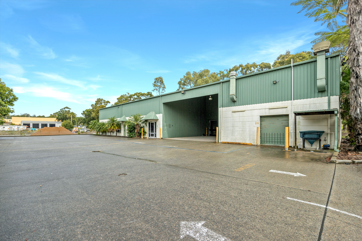 R2 4073821 Metford 2026 04 15 172144 | Commercial Collective