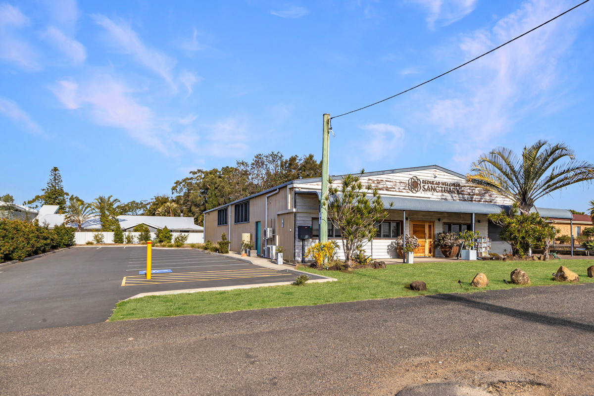 R2-4800999-Redhead-2026-04-07-105826-1