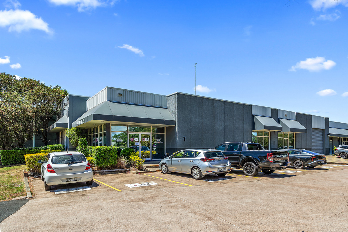 R2-4750435-New-Lambton-2026-05-12-165430